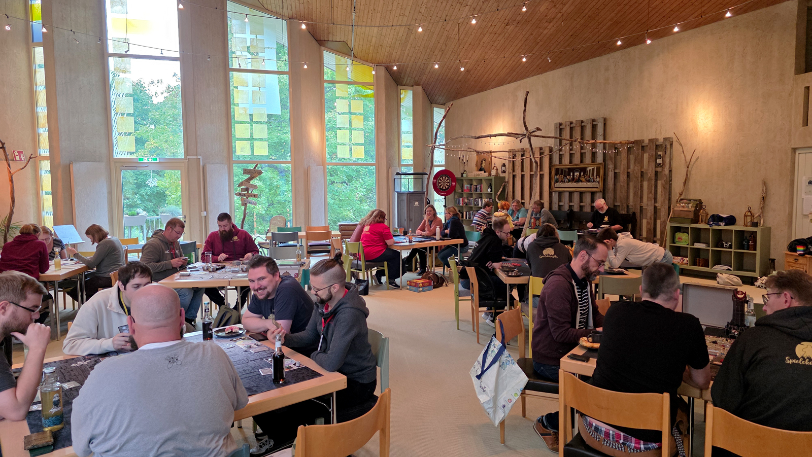 Brettspielherbst eingeläutet: Volles Haus und viele Spiele
